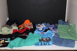 lot 165 image: Childrens Clothes