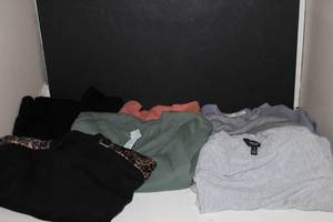 lot 166 image: Womens Clothes lg, xl