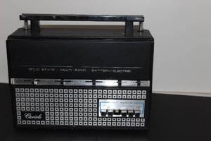 lot 181 image: Vintage Cariole Multi-band Radio... Tune in the World Powers on