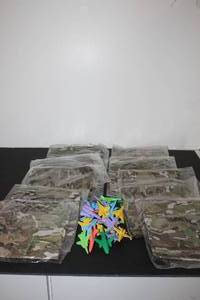 lot 194 image: 10 Bandanas SIP and Toy Planes