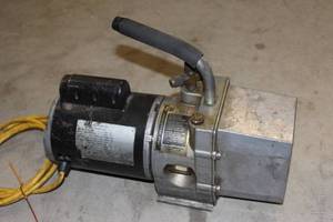 lot 205 image: JB Deep Vacuum Pump, tested Powers on
