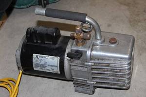 lot 206 image: JB Deep Vacuum Pump, tested Powers on