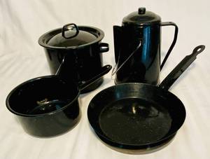 lot 11 image: Coleman 8 Piece Double fire enamel Camping Cooking Set