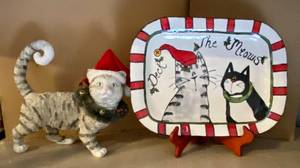 lot 33 image: Decorative Platter Deck the Meows and Christmas Cat