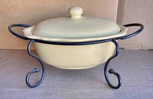lot 35 image: Southern Living Gail Pittman Lidded Casserole Dish with Stand