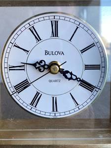 lot 37 image: Bulova Cheryl Executive Analog Quartz Brass Metal Desk Clock B1703