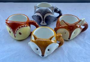 lot 38 image: SurLa Table Mugs set of 4