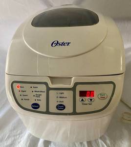 lot 21 image: Oster Bread Maker Model No 5821