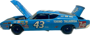 lot 185 image: 1969 Richard Petty #43 124 Die Cast Race Car Superbird Franklin Mint