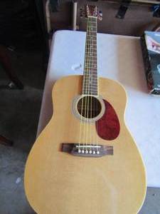 lot 31 image: Spectrum guitar in mint condition all strings in good shape, Model AIL-38K