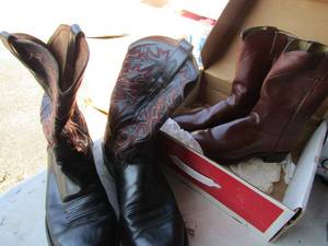 lot 43 image: Justin mens boots like new brown in color, size 10 us, Ariat mens boots size 12D us used but still lots of life