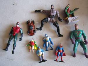 lot 48 image: Small lot of super hero and action figurines qty 8