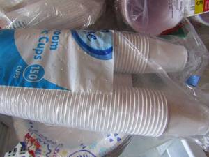 lot 49 image: Disosable lot of paper plates, cups and bathroom cups