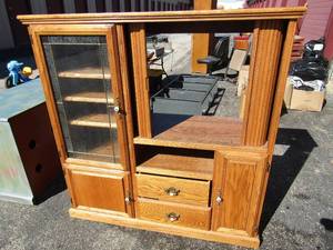 lot 132 image: 3 door 2 drawer very nice tv entertainment center, very sturdy-- 555418