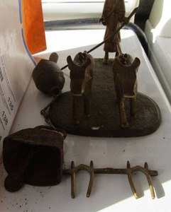 lot 21 image: Brass dcor & a hanging minature cow bell