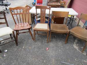 lot 137 image: 5 various styles of kitchen chairs, 2 of which could be used for office or extra outdoor seating