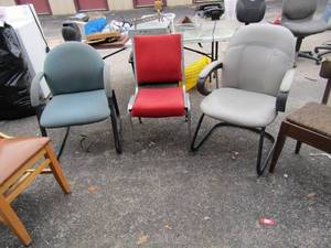 lot 138 image: Chair lot kitchen chairs, office chairs, qty 5