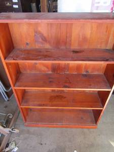 lot 151 image: Brown 5 tier book shelf, good condition size is 483610