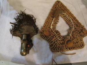lot 185 image: Stainless steel Indian head knife with pouch, wicker style arrow head dcor