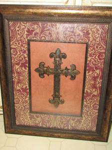 lot 189 image: Beautiful framed art of a Cross, 2421
