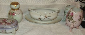 lot 193 image: Sone China gravy boat #7537, 8436 Pink rose footed covered dcor dish,  2 footed cracked top egg dcor, Vintage salt or pepper shaker