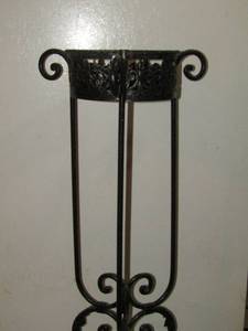 lot 197 image: 44 tall large candle holder, solid metal heavy, Nice dcor piece