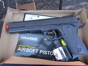 lot 206 image: Air soft pistol NEW