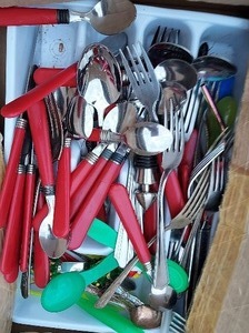 lot 147 image: Box of mix match kitchen silver ware and cooking instruments