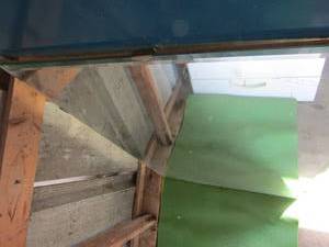 lot 7 image: 3ft2ft hanging wall mirrors, qty 2 but one has a small crack on the corner in pictures