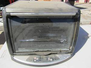 lot 34 image: Black & Decker infa wave oven, comes with original paper work