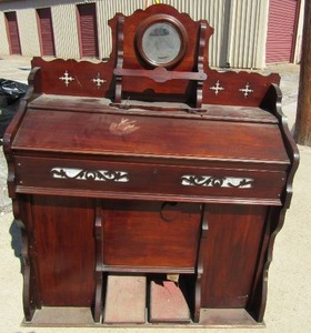 lot 1 image: W. Howlett & Son Norwich Revival Organ, vintage in Great  condition, size 494015