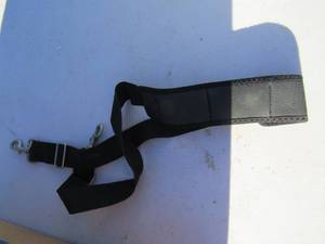 lot 77 image: Box of over 50 computer bag straps all black bran new