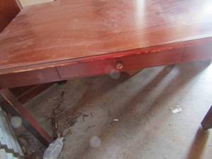 lot 89 image: single draw brown wooden desk 30x48x29