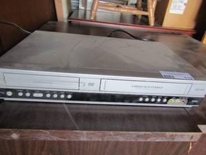 lot 112 image: Phillips combo dvd and vs. player, unknown working condition