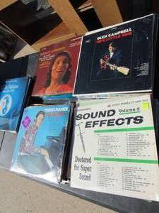 lot 183 image: Record lot includes many oldies country and more. Songsingers posted in picturtes, qty 20 plus