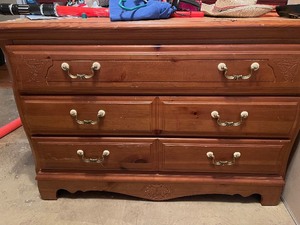 lot 188 image: BASSETT  3 DRAWER DRESSER