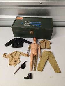 lot 9 image: 1975 Vintage Hasbro GI Joe Mike Power Atomic Man Figure w Box