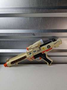 lot 20 image: 1996 Lucas Films Hasbro Star Wars Storm Trooper Blaster Toy Gun
