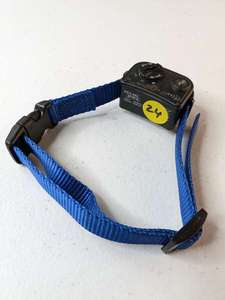 lot 24 image: Petsafe Little Dog Spray Bark Collar RFA-442