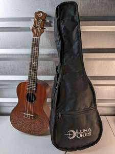 lot 118 image: Luka Ukes Ukulele w Bag