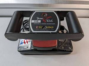 lot 142 image: Jeanie Rub Variable Speed Massager