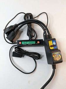 lot 148 image: Zoo Med Hygrotherm Humidity and Temperature Controller