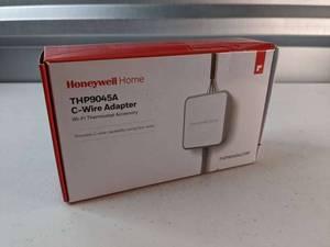 lot 160 image: Honeywell THP9045A1098 Add A Wire C-Wire Adapter For Thermostats THP9045A