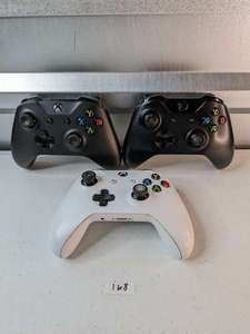 lot 168 image: Lot of 3 - Genuine OEM Microsoft Xbox Wireless Controller 1708 - No Battery Covers