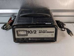 lot 232 image: Schumacher 12 volt charger dual rate 102 amp model SE-1010-2