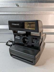 lot 250 image: Vintage Polaroid One Step Instant Film Camera Made in China