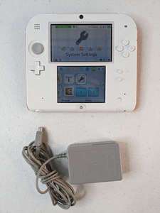 lot 260 image: Nintendo 2DS Console Handheld Gaming System w Charger