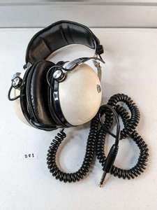 lot 283 image: Pioneer SE-50 2-Way Stereo Headphones Adjustable Volume