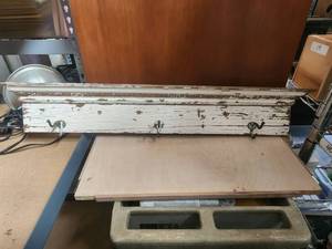 lot 31 image: Rustic wood hanging coat rack