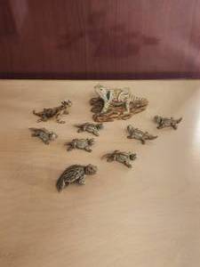 lot 21 image: Selection of Horn Toad figures
